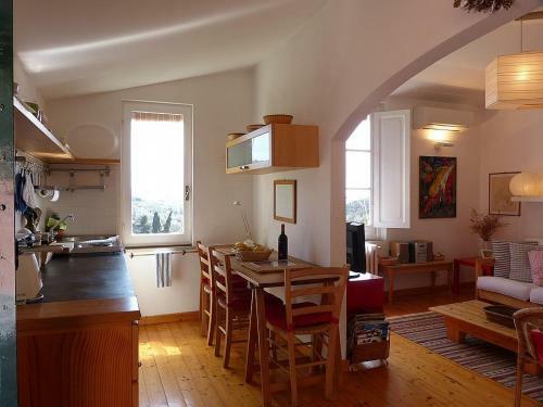 Chiavari Villa Sleeps 2 Pool Air Con Wifi