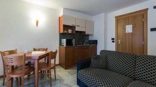 Pizzo Scalino Apartments