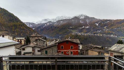 Pizzo Scalino Apartments