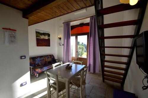 Cisternino Villa Sleeps 2 Pool Air Con Wifi