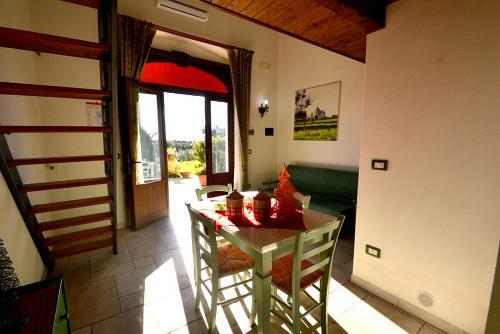 Cisternino Villa Sleeps 2 Pool Air Con Wifi