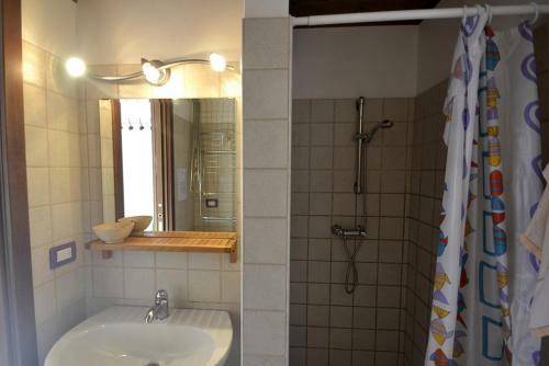 Cisternino Villa Sleeps 2 Pool Air Con Wifi