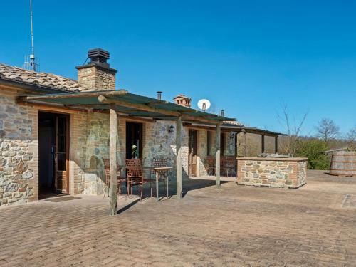 Alluring Cottage In Citt� Della Pieve With Swimming Pool