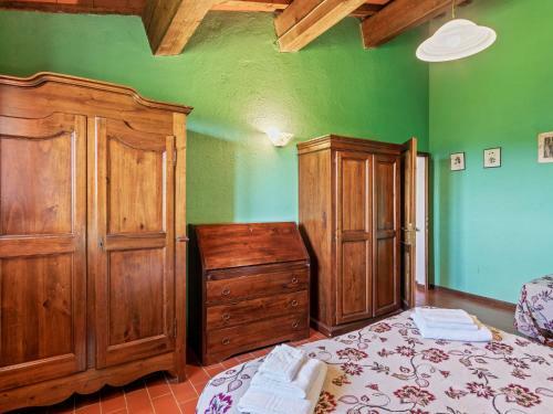 Rustic Holiday Home In Citt� Di Castello With Swimming Pool