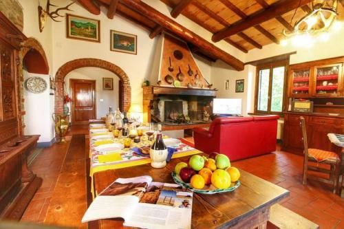 Civitella In Val Di Chiana Villa Sleeps 8 Pool Wifi