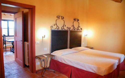 Coiano Villa Sleeps 22 With Pool And Air Con