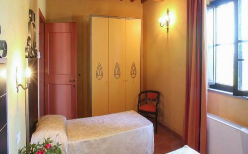Coiano Villa Sleeps 22 With Pool And Air Con