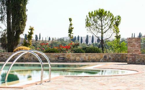 Coiano Villa Sleeps 22 With Pool And Air Con