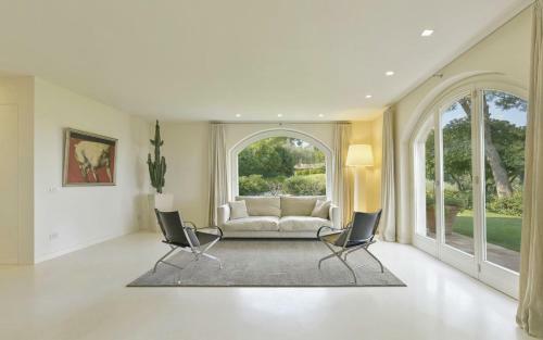 Civitanova Alta Villa Sleeps 8 With Pool And Air Con