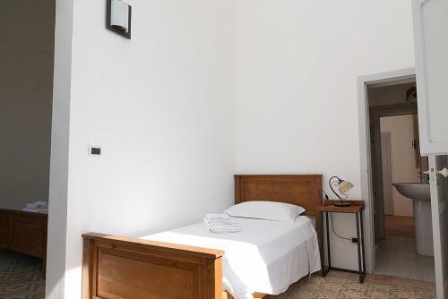 Collepasso Villa Sleeps 13 Pool Air Con Wifi
