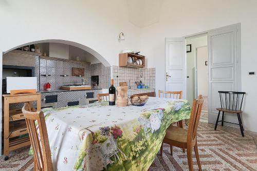 Collepasso Villa Sleeps 13 Pool Air Con Wifi