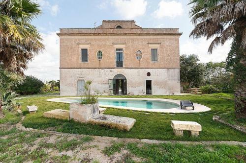 Collepasso Villa Sleeps 13 Pool Air Con Wifi