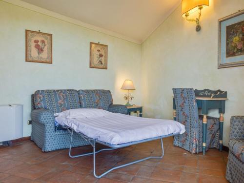 Classy Holiday Home In Collazzone With Whirlpool