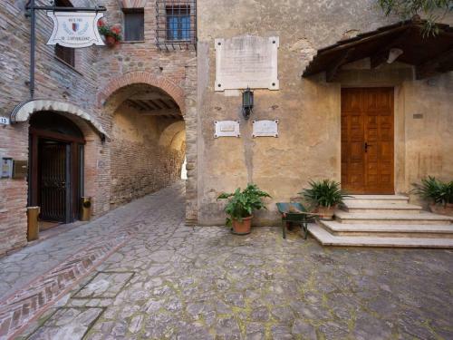 Classy Holiday Home In Collazzone With Whirlpool