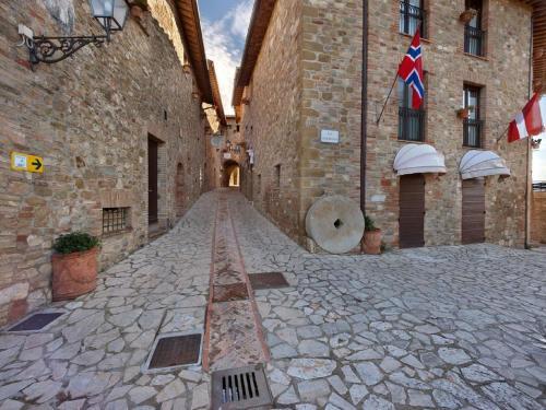 Classy Holiday Home In Collazzone With Whirlpool