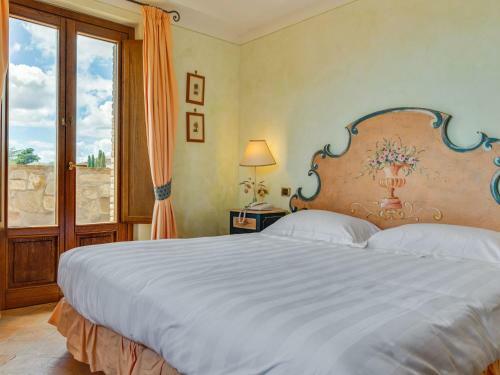 Classy Holiday Home In Collazzone With Whirlpool