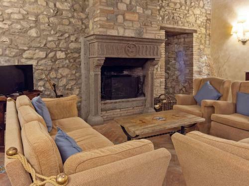 Classy Holiday Home In Collazzone With Whirlpool