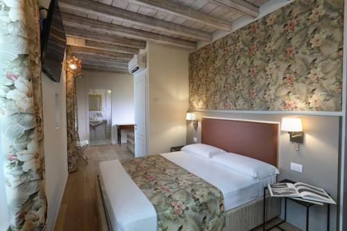 Hostal Suites&atelier Lake Como