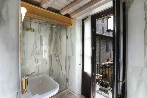 Hostal Suites&atelier Lake Como