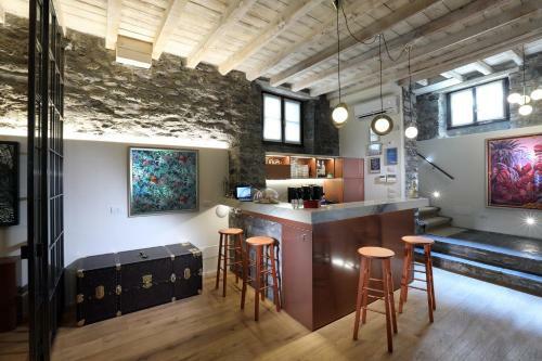 Hostal Suites&atelier Lake Como