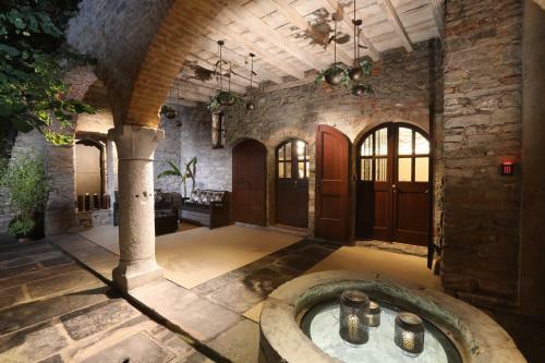 Hostal Suites&atelier Lake Como