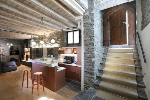 Hostal Suites&atelier Lake Como