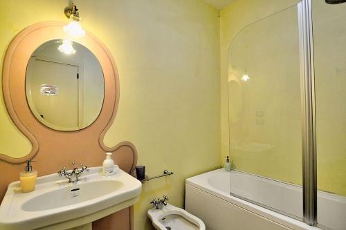 Case Colle Villa Sleeps 30 With Pool And Air Con