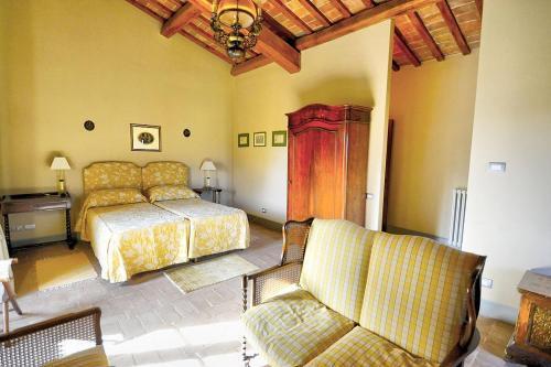 Case Colle Villa Sleeps 30 With Pool And Air Con
