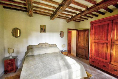 Case Colle Villa Sleeps 30 With Pool And Air Con