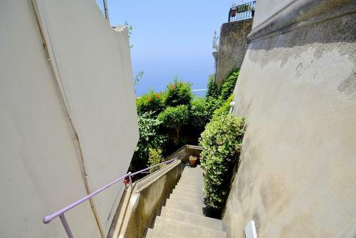 Conca Dei Marini Villa Sleeps 2 Air Con