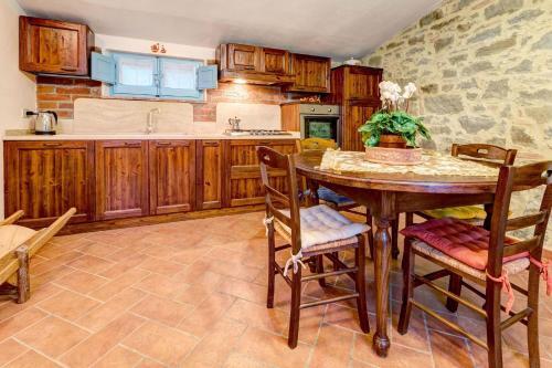 Fratticciola Villa Sleeps 26 Pool Air Con Wifi