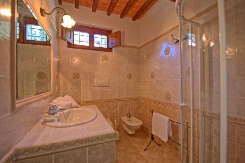 Montecchio Apartment Sleeps 6 With Pool