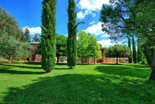 Montecchio Apartment Sleeps 6 With Pool