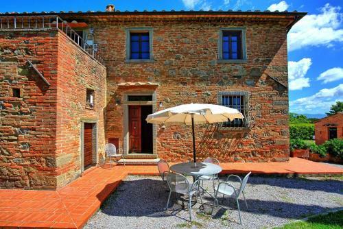 Montecchio Apartment Sleeps 6 With Pool