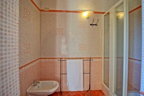 Montecchio Apartment Sleeps 6 With Pool And Air Con