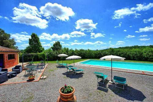Montecchio Apartment Sleeps 6 With Pool And Air Con