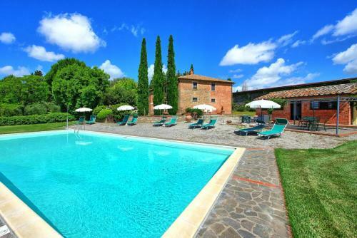 Montecchio Apartment Sleeps 6 With Pool And Air Con