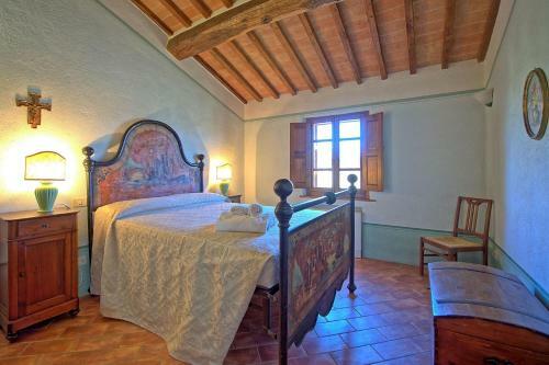 Montecchio Apartment Sleeps 6 With Pool And Air Con