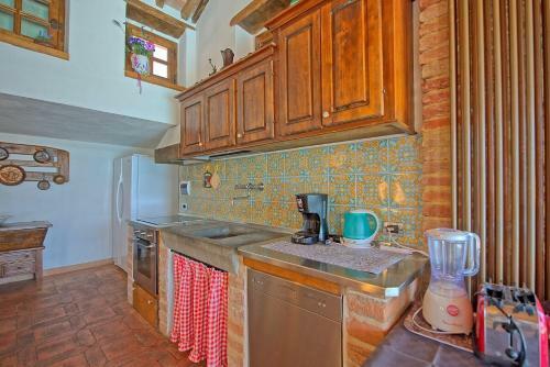 Fonte Del Mazza Villa Sleeps 10 With Pool And Air Con