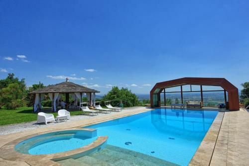 Fonte Del Mazza Villa Sleeps 10 With Pool And Air Con