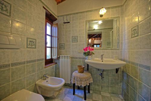 Montecchio Apartment Sleeps 2 With Pool