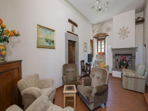 Spacious Holiday Home In Cortona With Private Swimming Pool