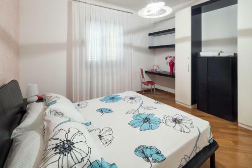 Cornino Villa Sleeps 6 Pool Air Con Wifi