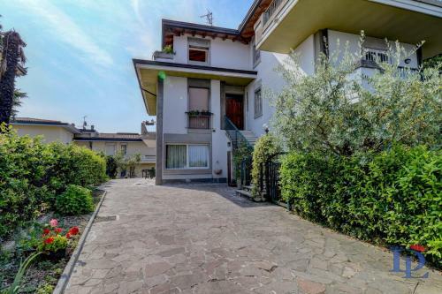 Desenzanoloft:two Apartments...one Price