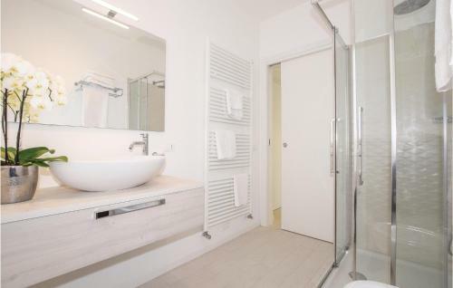 One-bedroom Apartment In Lonato Del Garda (Bs)