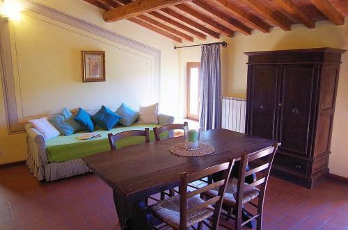 Dolciano Villa Sleeps 4 Pool Wifi