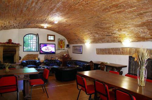 Dolciano Villa Sleeps 4 Pool Wifi