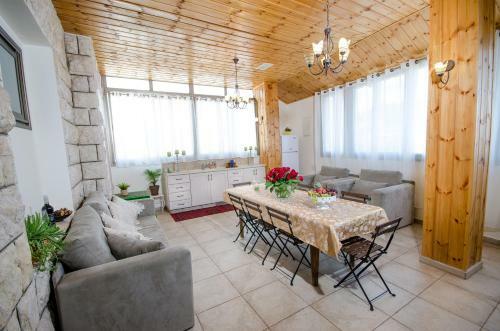 The Spirit Of Zefat Villa