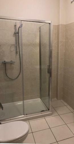 Hostal Triquetra - Rooms For Rent