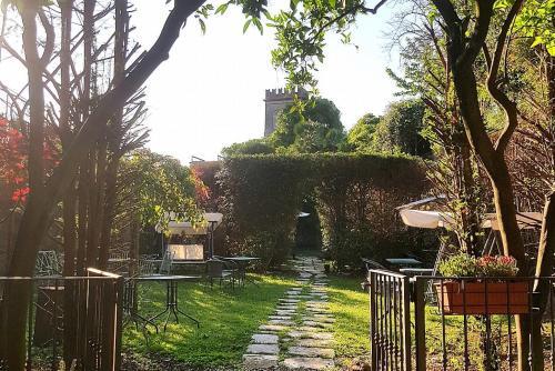 Finale Ligure Villa Sleeps 8